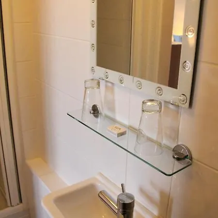 The Grey Walls 여관