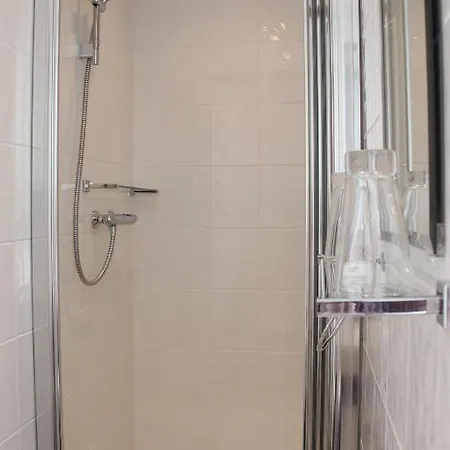 The Grey Walls 여관