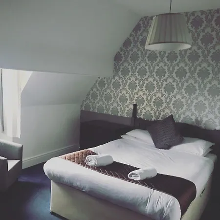 イン ザ グレー ウォールズ 4*